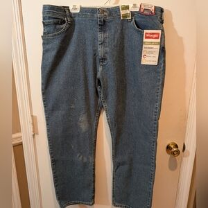NWT. Wrangler Men's Blue Jeans 40x29